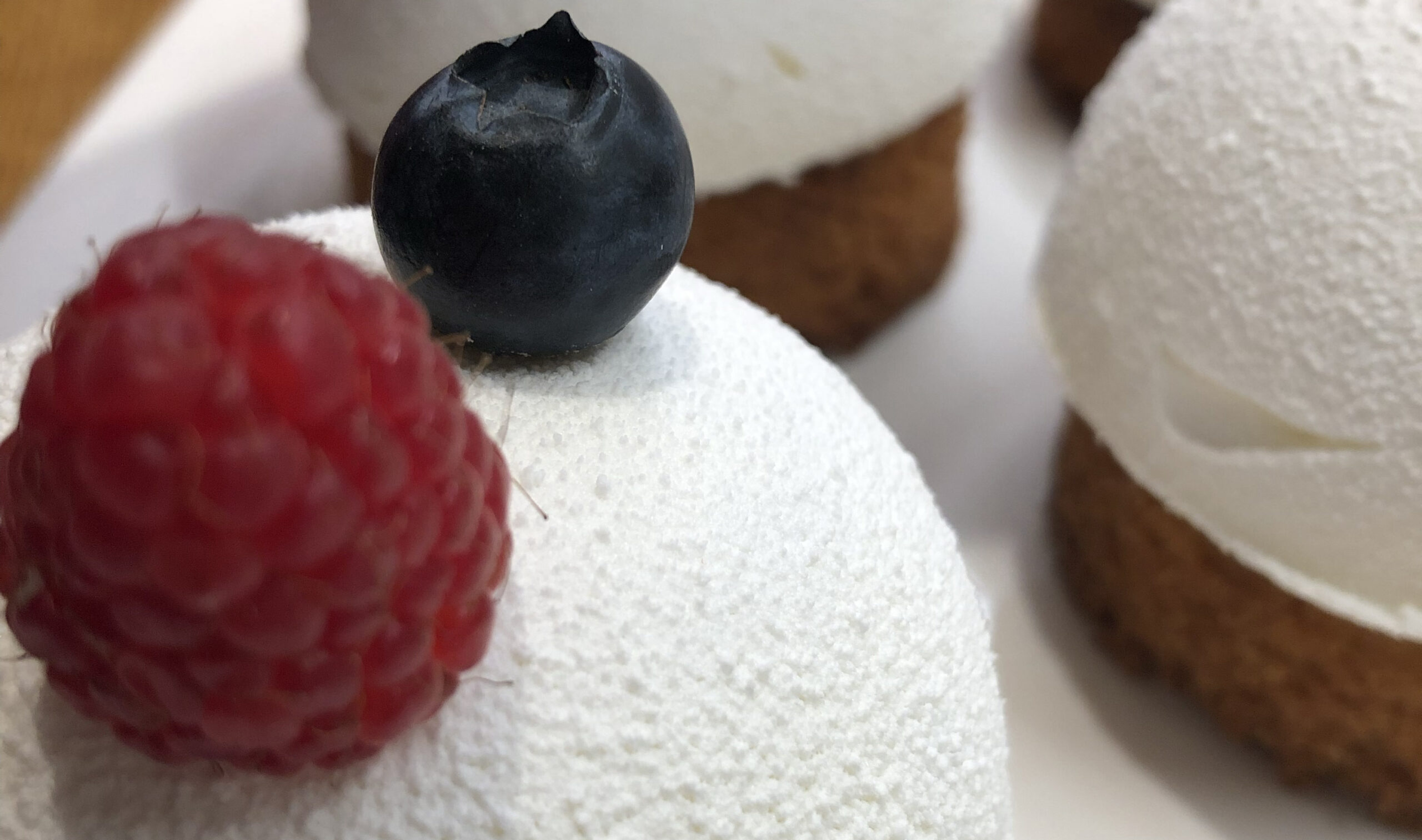 Cheesecake sans cuisson citron, menthe et framboise