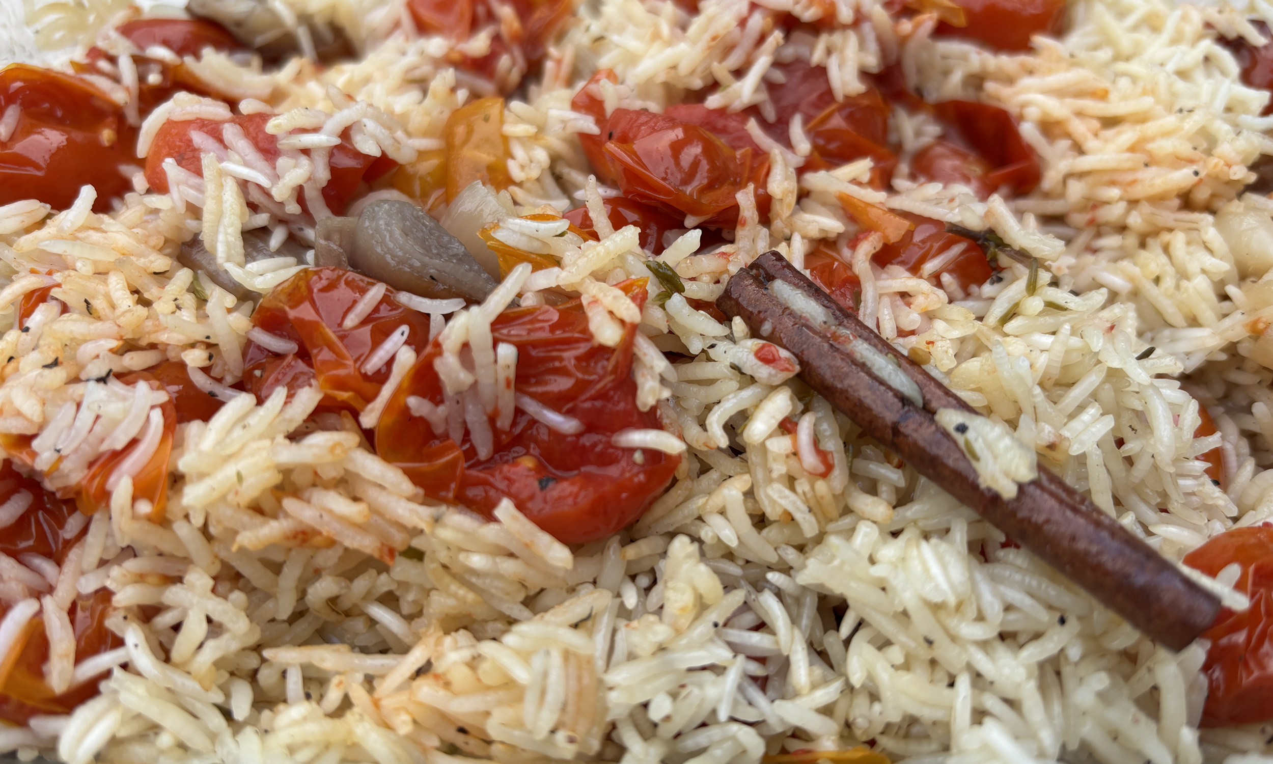 Riz au four aux tomates confites et à l’ail